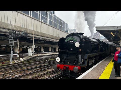 Braunton departing Victoria station 22/04/23