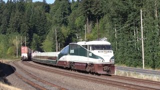 preview picture of video 'QuickClip: Three Trains on the BNSF Seattle Sub'