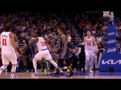 Julius Randle gets frustrated with Jonathan Isaac's defense then shoves him || 22-23 season