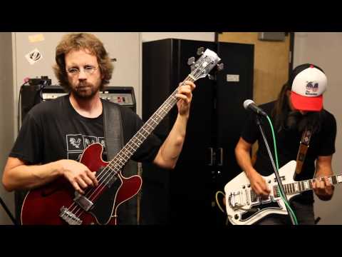 Wooden Shjips - Fallin' (Live on KXLU)