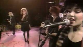 Go-Go's - (Remember) Walking in the Sand (Totally Go-Go's Live '81)