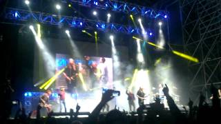 Rosendo con todos los invitados - Maneras de Vivir - Concierto en Las Ventas