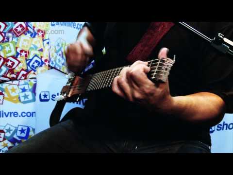 Edvaldo Santana e a versão acústica de "Quem é que não quer ser feliz" no showlivre.com