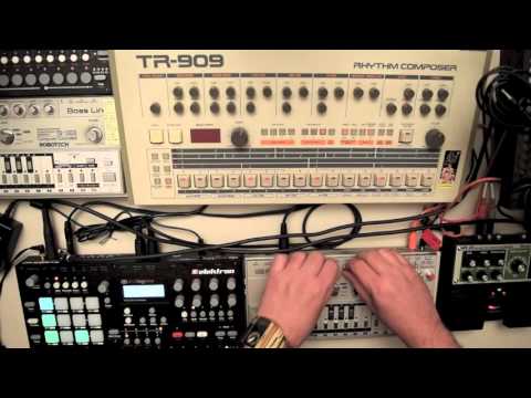Raw Acid Jam with Analog RYTM + TB-303 + TR-909 + RE-20