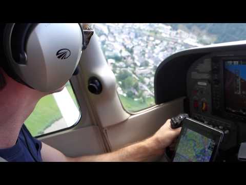 GO AROUND at LOWZ (Zell am See) 20 kts Crosswind, Cessna 172S