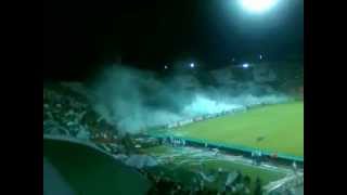 preview picture of video 'Salida Los Del Sur. Copa Libertadores: Atl. Nacional 3 Vs Peñarol 0 11/04/2012'