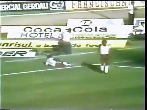 Internacional 6x0 Brasília (04/12/1977) - Brasile...