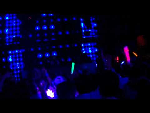 Marquee, Gareth Emery playing Steve Angello & Laidback Luke - Show Me Love