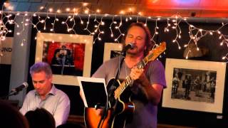 Gary Burr, I Try To Think About Elvis (Bluebird Cafe)