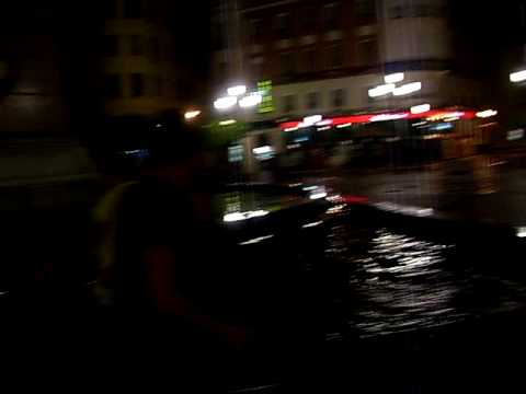 Fede Violado en la Fuente de Plaza Tendillas