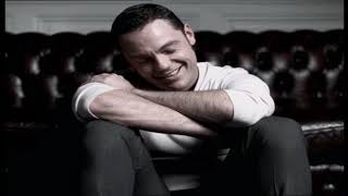 Tiziano Ferro - E fuori è buio (Official Vídeo) [HD]