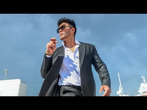 How To Live Well Dress Well ?