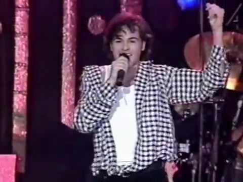 Barbro "Lill Babs" Svensson & Peter Jöback - Den som glad är (1998)