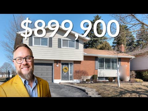 Touring a BEAUTIFUL $899,900 Home | Living in Kitchener Waterloo