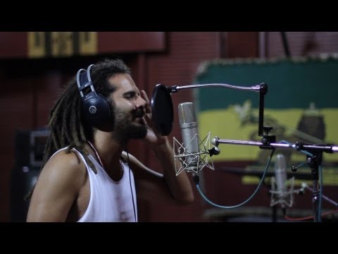 Carlinhos ZODI feat. Leroy Sibbles - LUZ E SOM