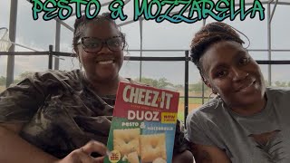 PESTO & MOZZARELLA CHEEZ IT REVIEW WIT MY SISTA SHEREESE FROM @CJandReese #THEREVIEWQUEEN