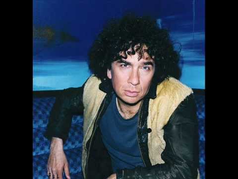 Videoclip de Hog Farm — Magnus Uggla