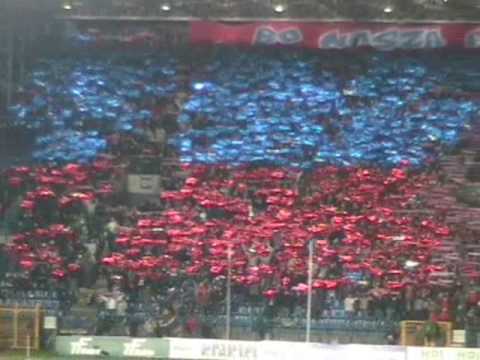 Kibice Wisły w czasie meczu z Widzewem