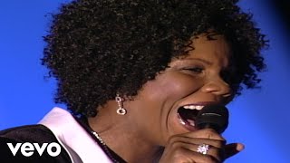 Lynda Randle - I&#39;m Holding My Savior&#39;s Hand [Live]