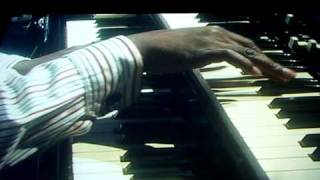 Eric Clapton 03-09-2011 &quot;When Somebody Thinks You&#39;re Wonderful&quot;