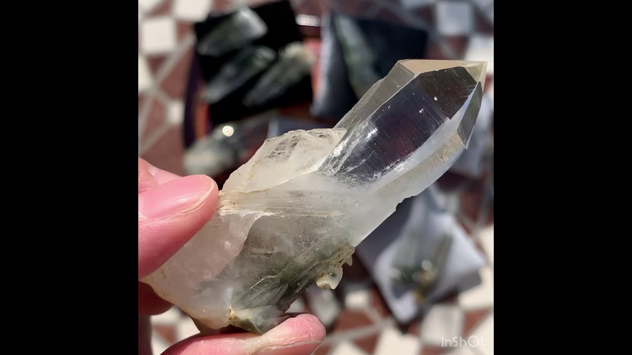 [最高品質・ガネッシュヒマール産]ヒマラヤ水晶原石ナチュラルポイント-slide-youtube
