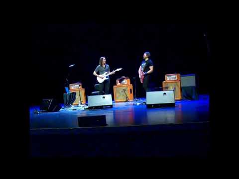 Jamming with STEVE VAI @ Alien Guitar Secrets Masterclass 2018 / Erik Halonen