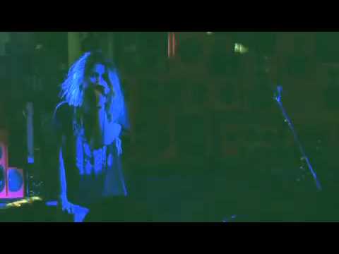 Sky Ferreira - "17" (Hilfiger Denim Live)