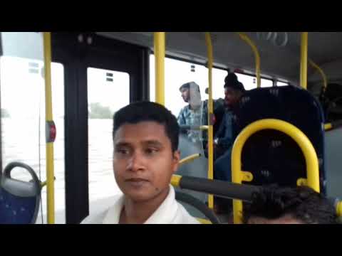 Ruwi para o aeroporto internacional de Mascate. Ônibus da cidade de Mwasalat