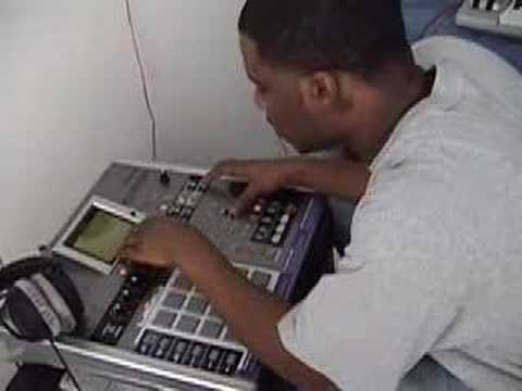 Breeez Making A Beat