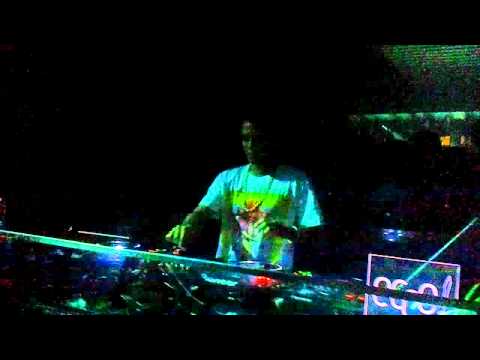 David Dann feat. Tamra Keenan - El Divino Floripa