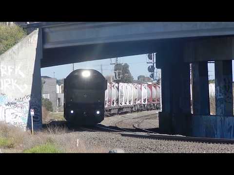 Qube's standard gauge cement train at Jacana 14/7/2018