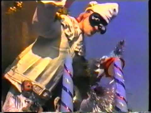 1989 - FG  - Benvenuto Burlamacco tra le maschere...
