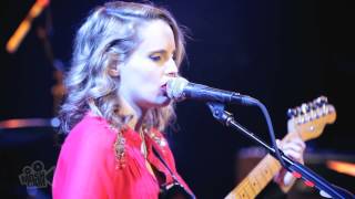 Anna Calvi - Jezebel (Edith Piaf/Frankie Laine) (Live in New York) | Moshcam