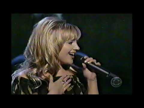 Jessica Andrews | Who I Am (live @ 35th cma awards 2001)