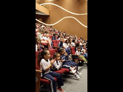 Que maravilha! Um projeto lindo que abre as portas do teatro e da cultura para as crianças da rede pública de Barueri. 