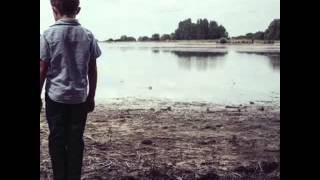 Young Kings - Feet In The Clouds Head Underground