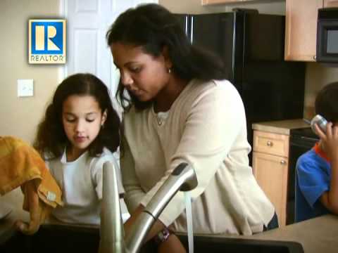 Fort&eacute; Advertising video.