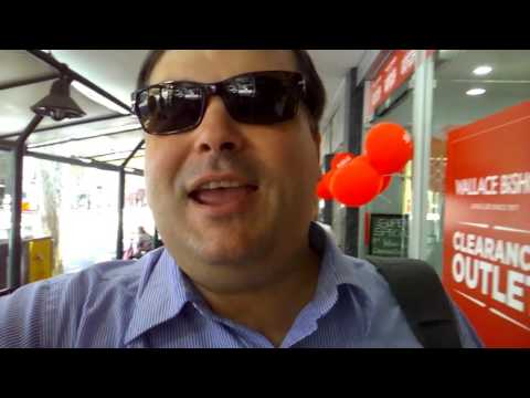 ARCHIE UNEMPLOYED - Archie buys a quartz Seiko