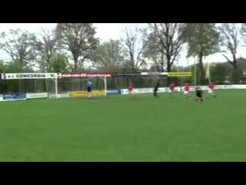 Concordia W 1 - s.v. Leones 1 bal op de lat (22.04.2012).mp4