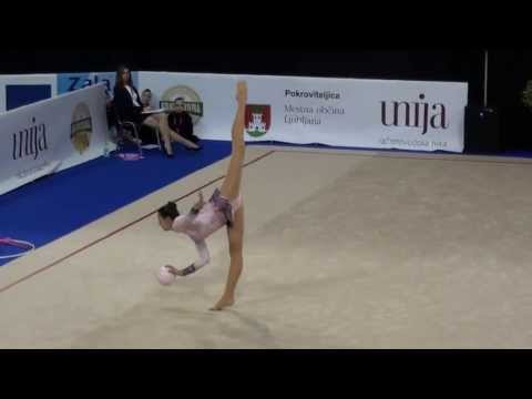 Monija Cebasek (SLO) ball senior 02 - MTM 2013