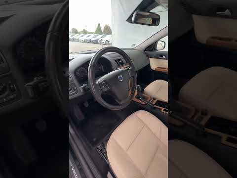 фото volvo v50 i рестайлинг 0