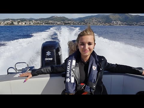 MAR.CO E-MOTION 32 with 2*300hp Suzuki