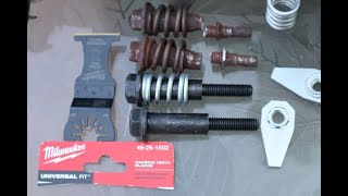 Cutting exhaust pipe bolts from catalytic converter