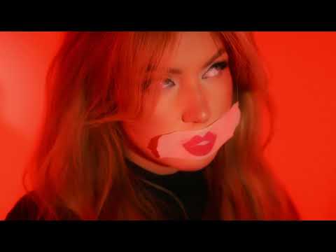 Tolvai Reni - Túsz (Official Music Video)