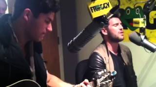 Dan + Shay sing Stop Drop and Roll at Froggy