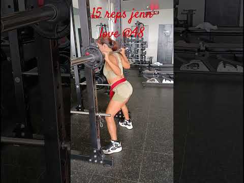 15reps deep squats with Jenn love #strongwomen #dance #dancefitness