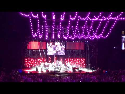 Daryl Hall and John Oates - You've lost that loving feeling live  5/24/17