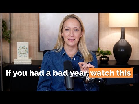 4 Journaling Prompts to Let Go of 2025