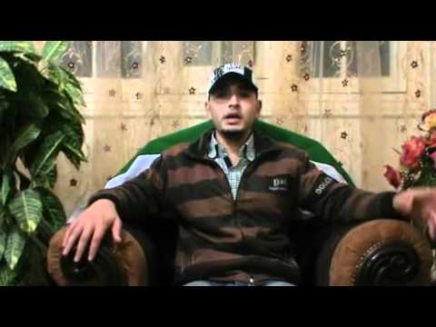 المنشد محمد أبو يحيى يهدي أغنية "يا يمّا" إلى أمهات الشهداء أثناء سهرة ثورية في حي الخالدية في مدينة حمص