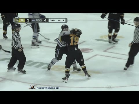 Austin Crossley vs Jesse Tucker